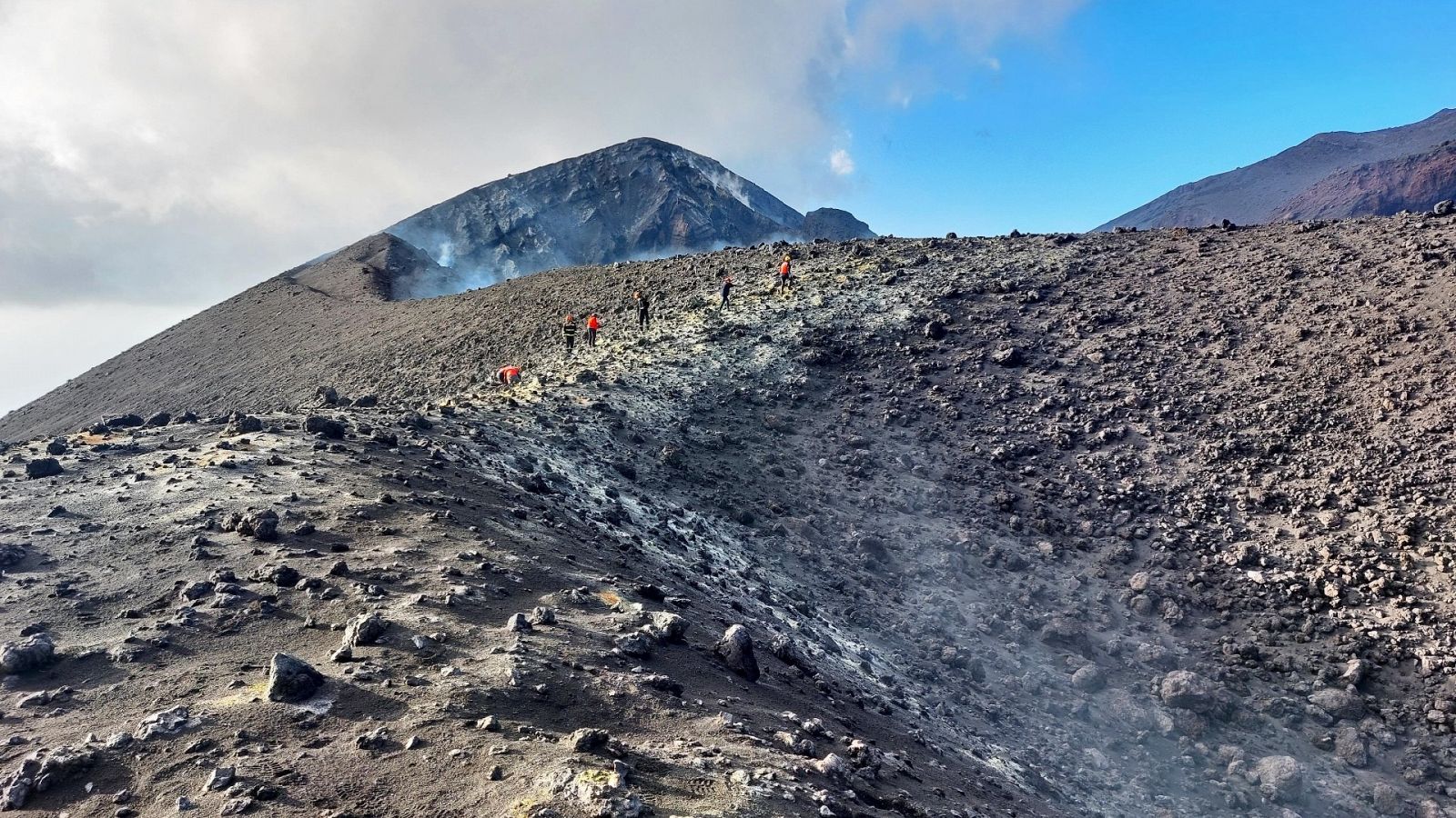 El volcán de La Palma cumple un mes en silencio
