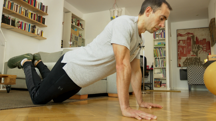 Saber vivir - Marcos Vázquez nos enseña cómo entrenar en casa sin material