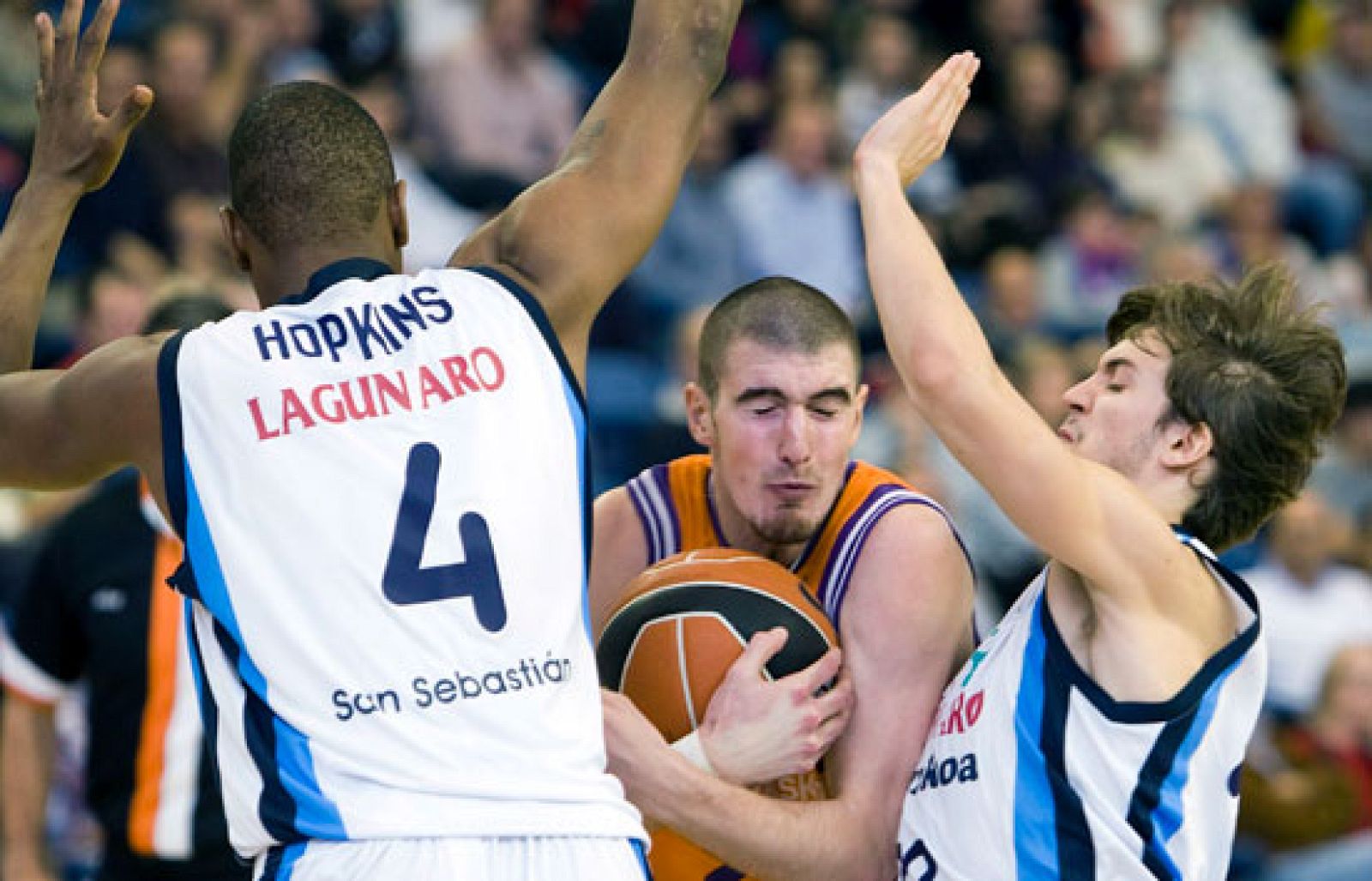 Valencia 75 - 71 Lagun Aro - Baloncesto en RTVE | Ver