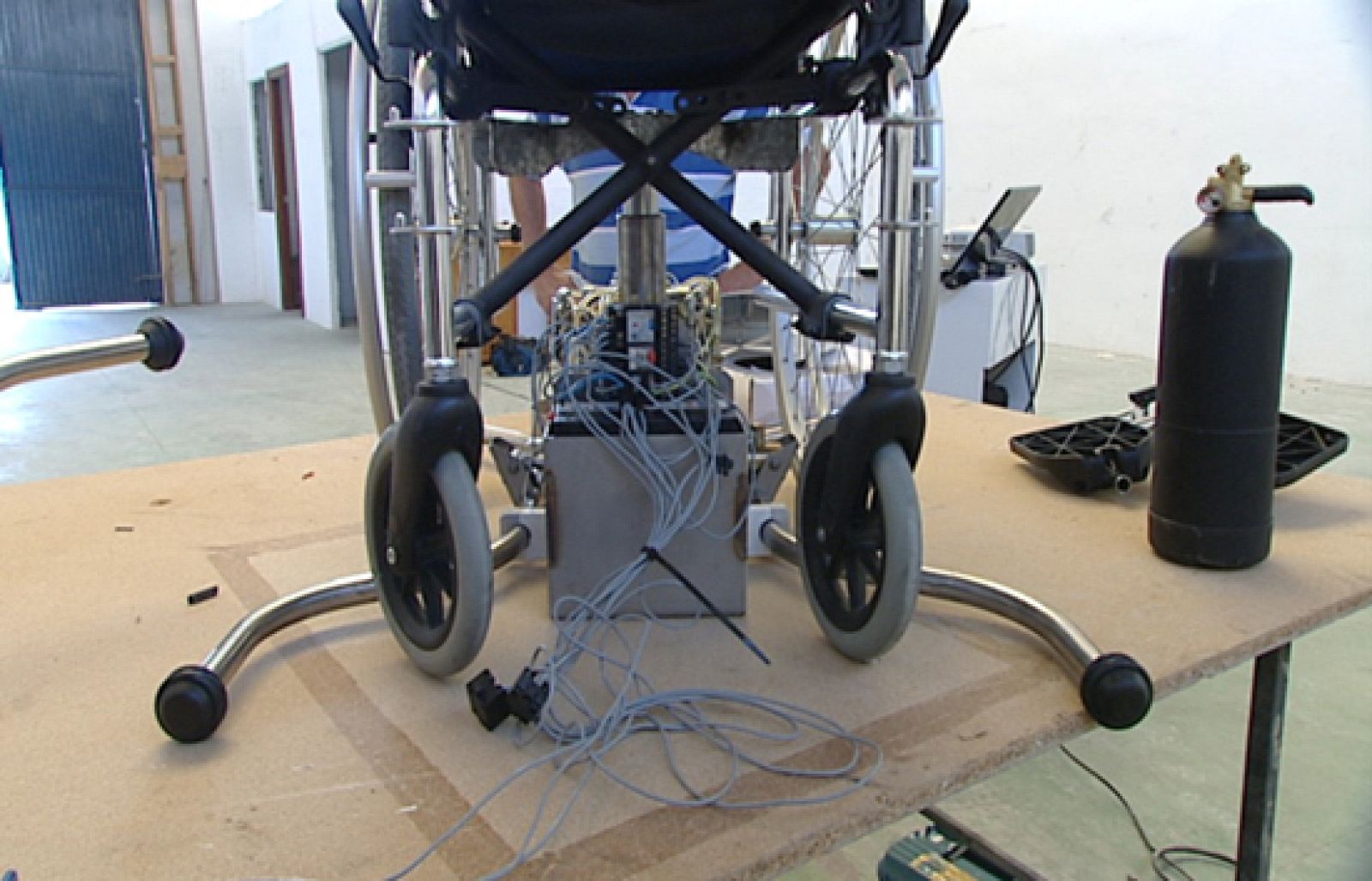 Fábrica de ideas - Inventa: Silla de ruedas elevadora | Ver