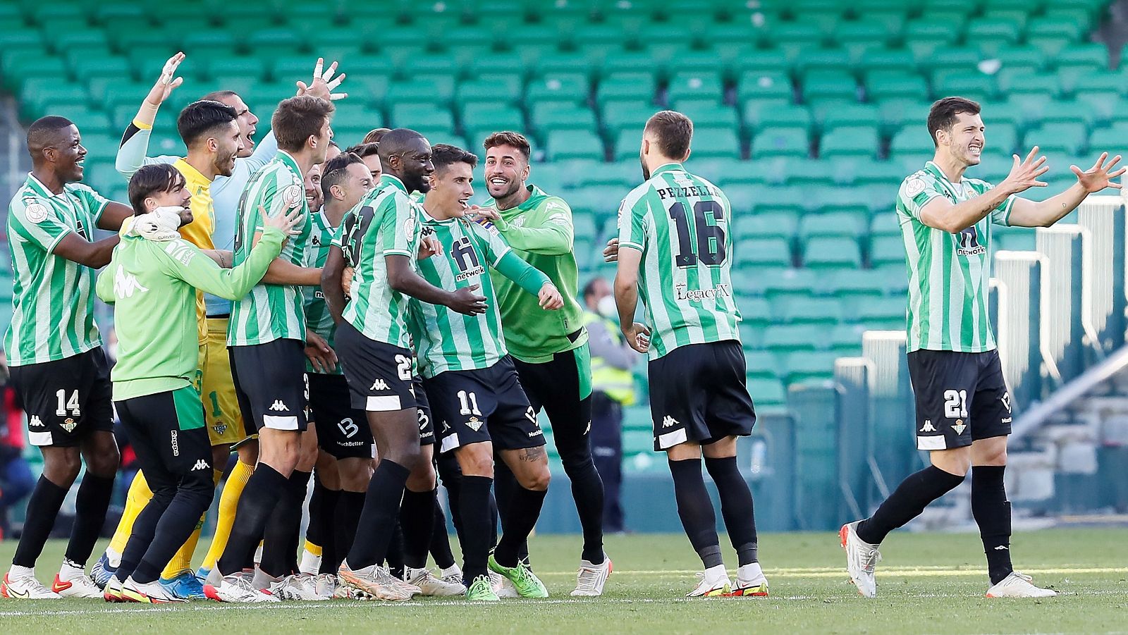 La polémica continúa tras el derbi sevillano