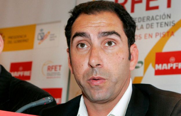  - Costa presenta  su equipo