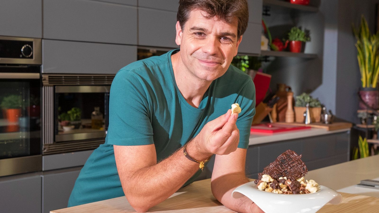 Sergio cocina - Palomitas bañadas en chocolate