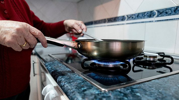 Telediario 1 - La bombona de gas alcanza su precio máximo histórico