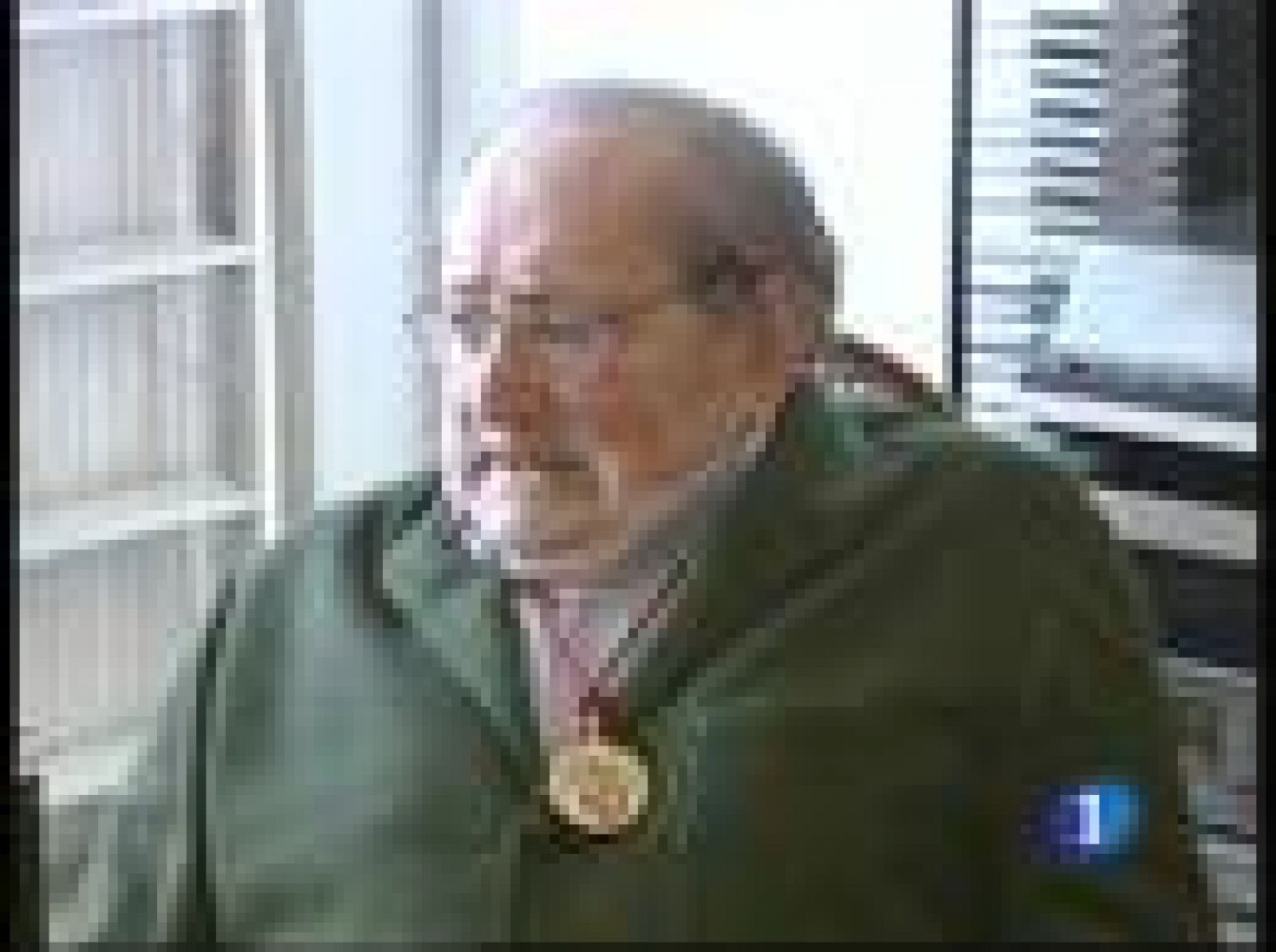 Miguel Delibes recibe la Medalla de Oro de Castilla y León | Ver