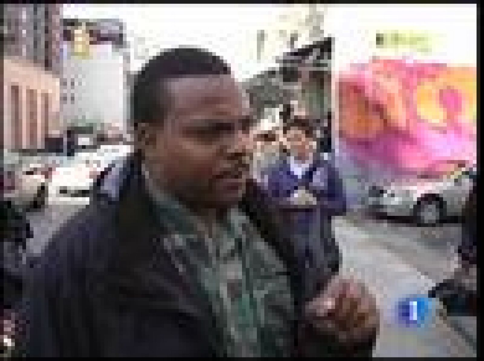 En Nueva York se ven sorprendidos por los paseos de un astronauta en sus calles | Ver