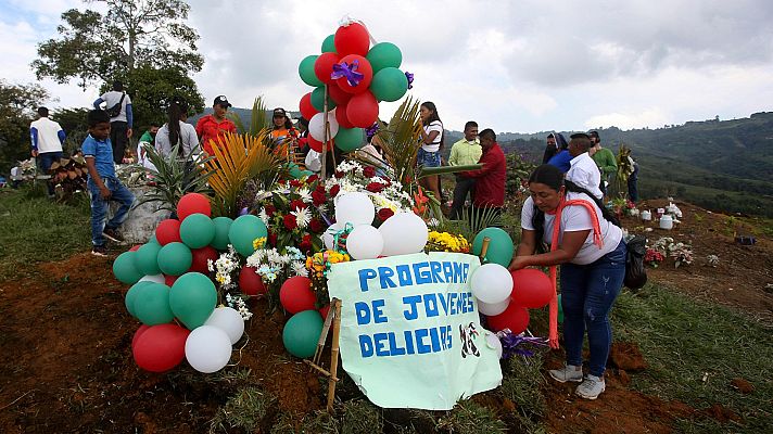 Telediario 1 - Asesinado a tiros un niño ecologista de 14 años en Colombia