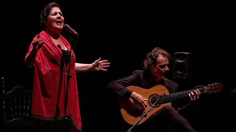 La cantaora Carmen Linares celebra sus 40 años de carrera con Serrat en Madrid