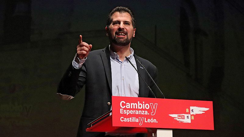 Luis Tudanca, candidato del PSOE: "En Castilla y León es más fácil abrir una macrogranja que un consultorio médico"