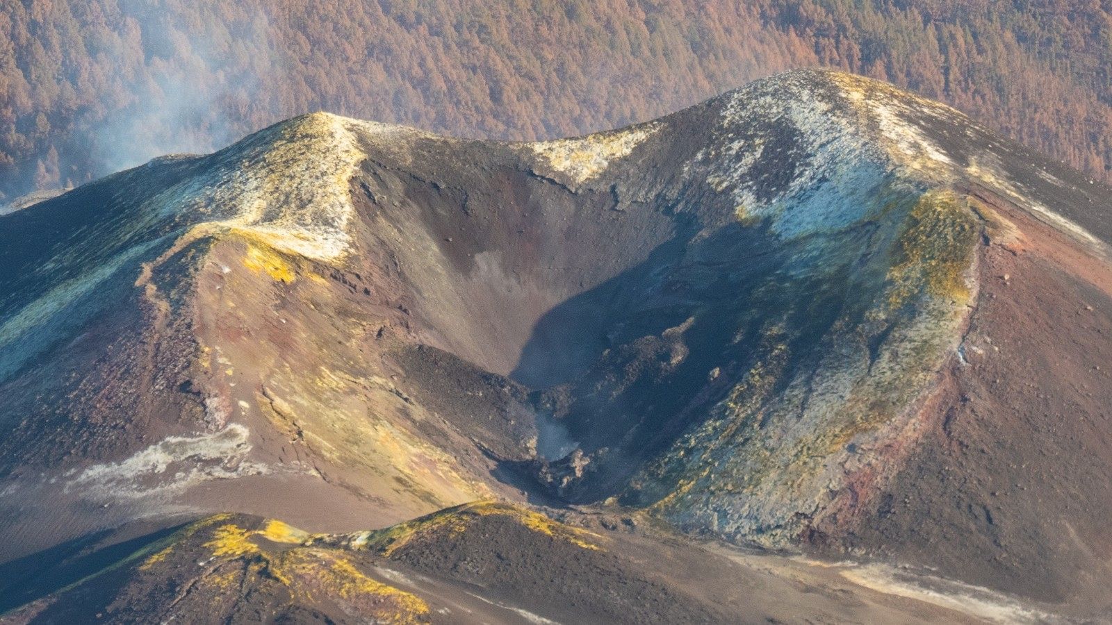 El volcán de La Palma se cuela entre los reclamos turísticos de Canarias en Fitur