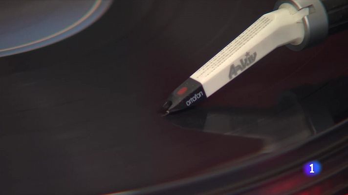 Telediario 1 - C. Tangana domina las listas de ventas españolas en 2021 con 'El madrileño'