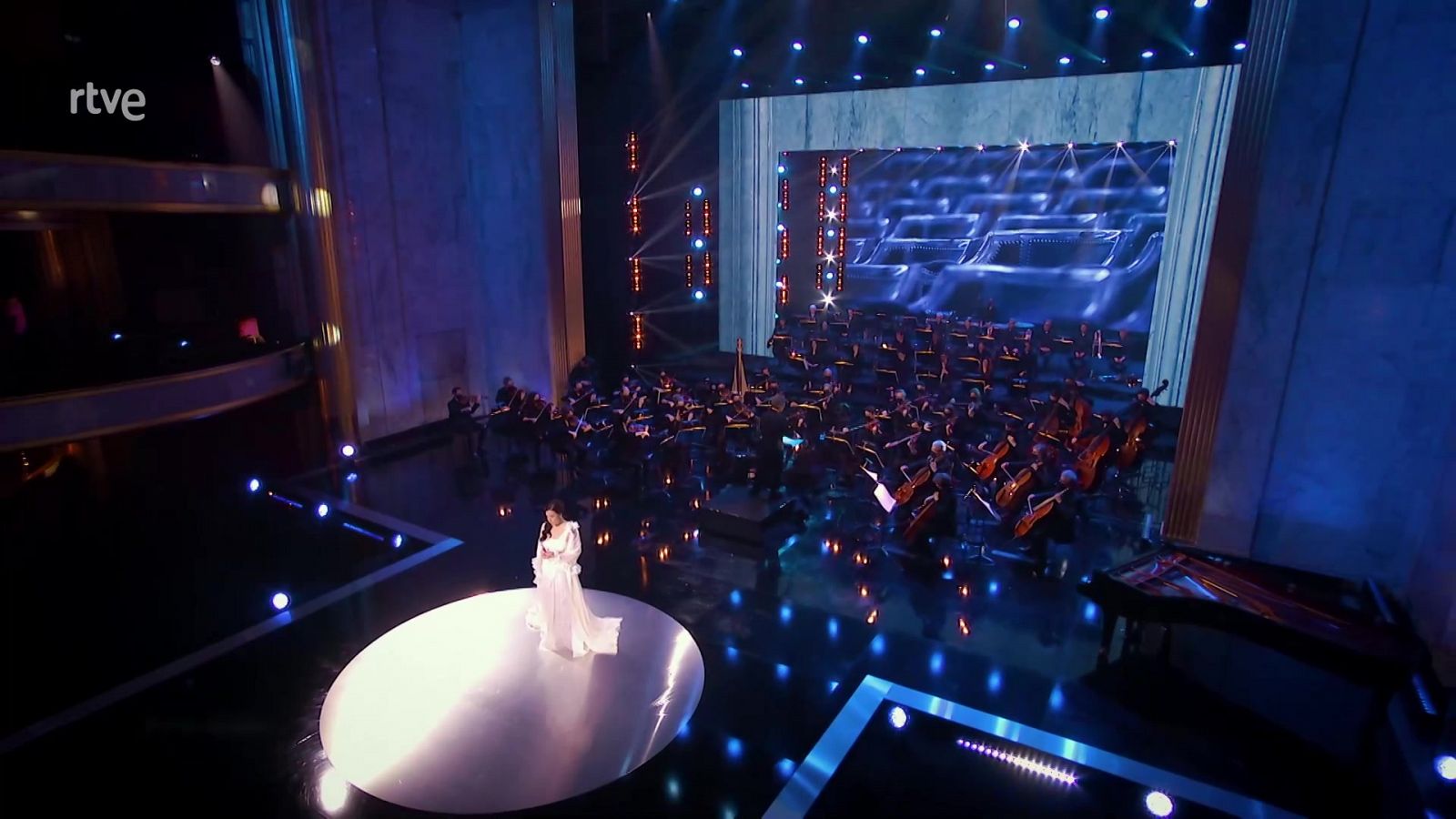 Los conciertos de La 2 - Concierto especial UER: Concierto en París desde el Teatro Campos Elíseos - ver ahora