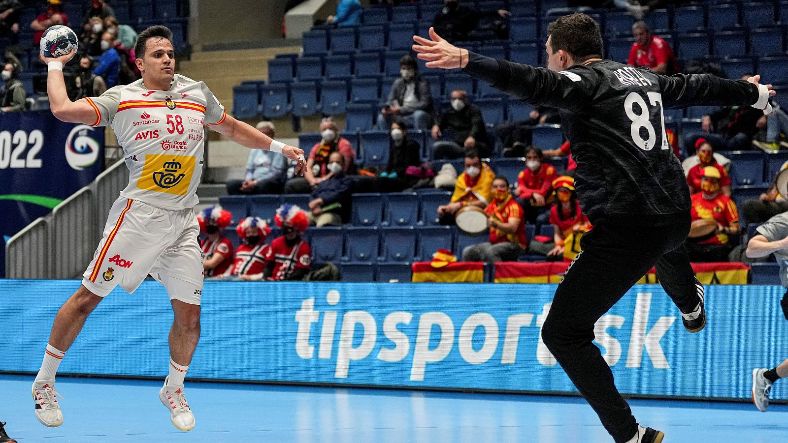 España se juega el pase a semifinales con la novedad de Sarmiento