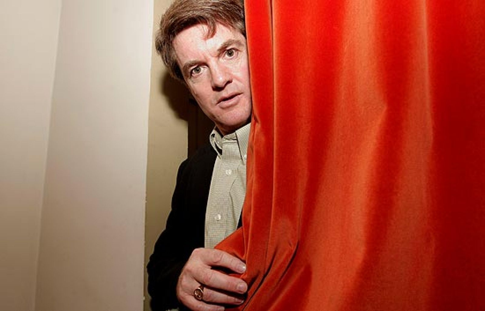 112 años después de la publicación de "Drácula" por Bram Stoker, su bisnieto ha revivido al vampiro | Ver