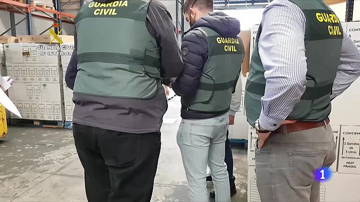 Telediario Fin de Semana - Inmovilizados 50.000 litros de aceite fraudulento