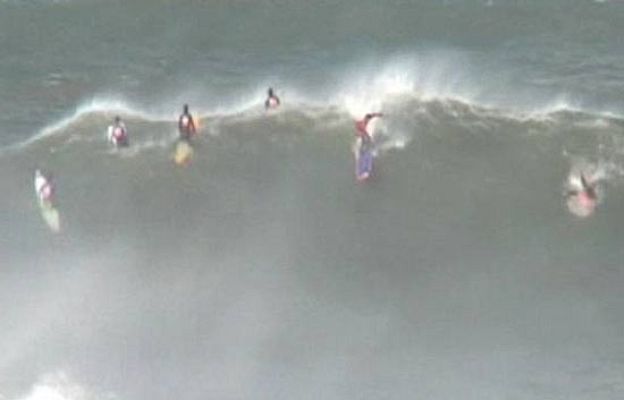  - Surfeando la 'vaca gigante'
