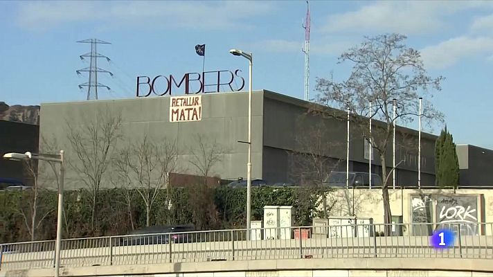 L'Informatiu - Els sindicats tanquen files amb els treballadors de Bombers