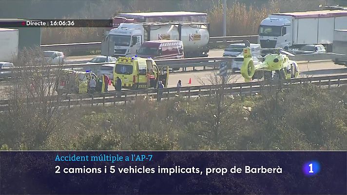 L'Informatiu - Dues víctimes mortals a un accident a l'AP-7