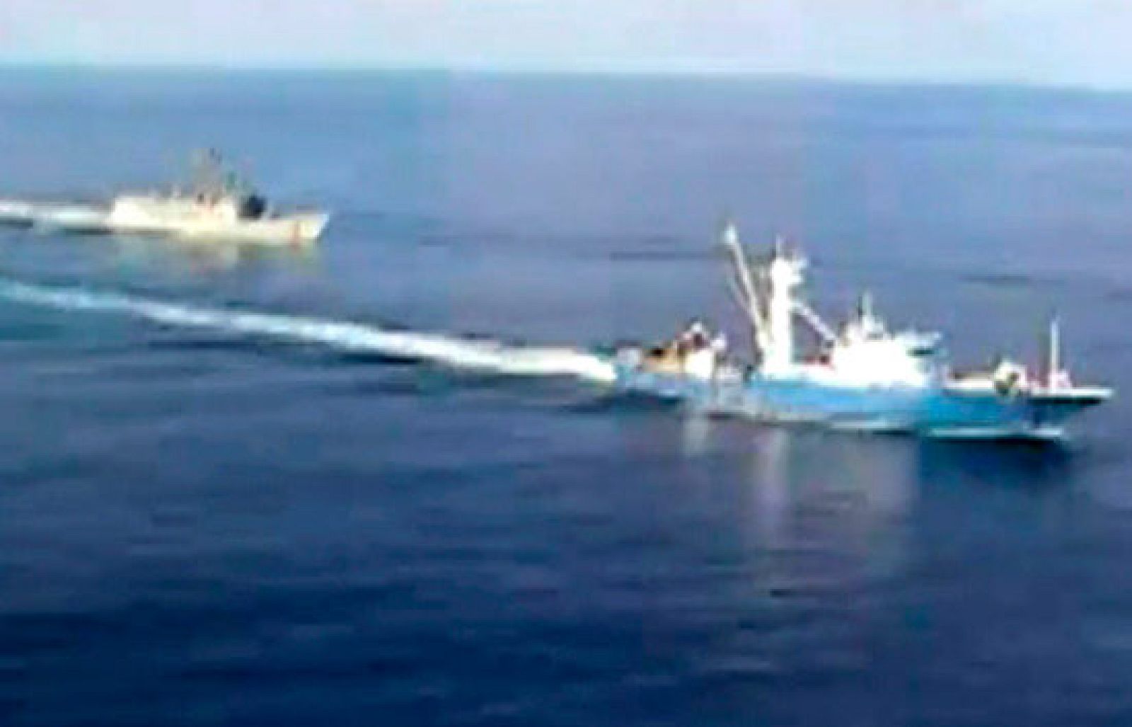 El Alakrana navega libre