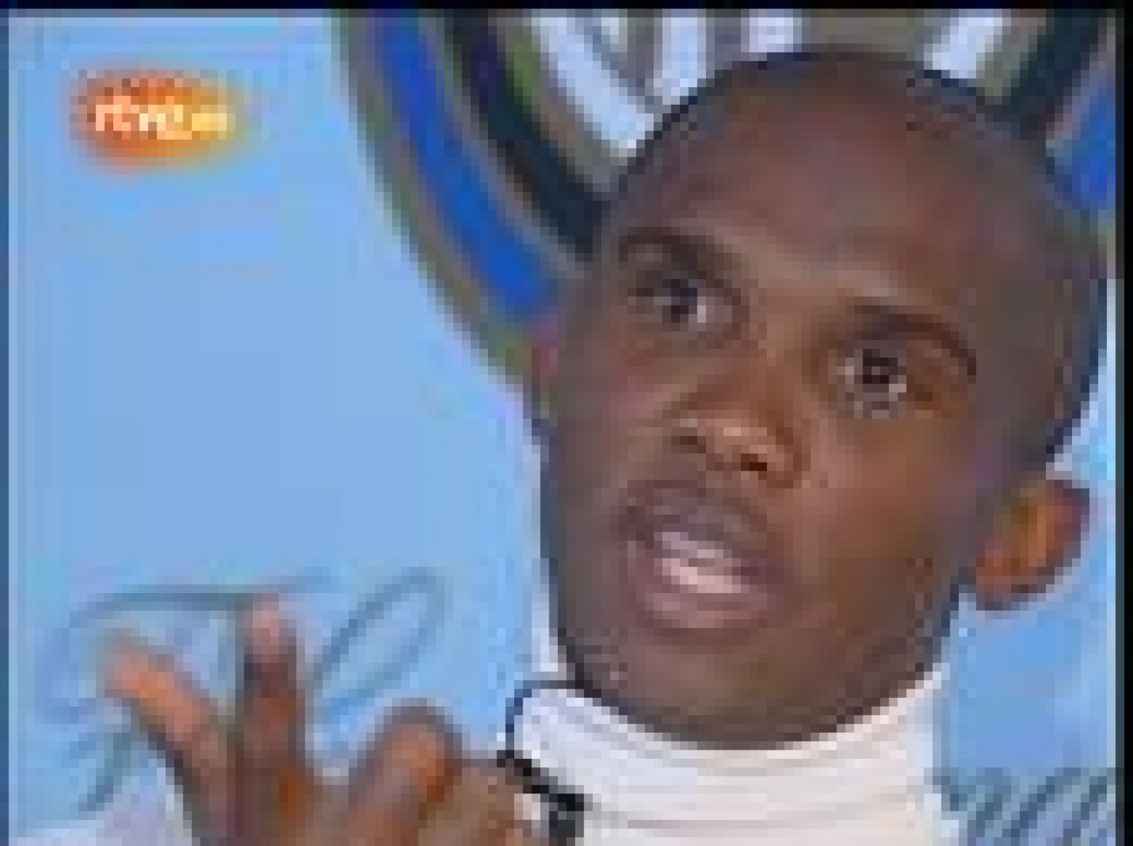 El delantero camerunés Samuel Eto'o se ha deshecho en elogios hacia sus ex compañeros del FC Barcelona. Afirma que le daría a cualquiera de ellos el Balón de Oro.