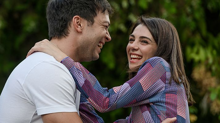 Cuéntame cómo pasó - Carmen Climent y Carlos Serrano-Clark y el test del amor