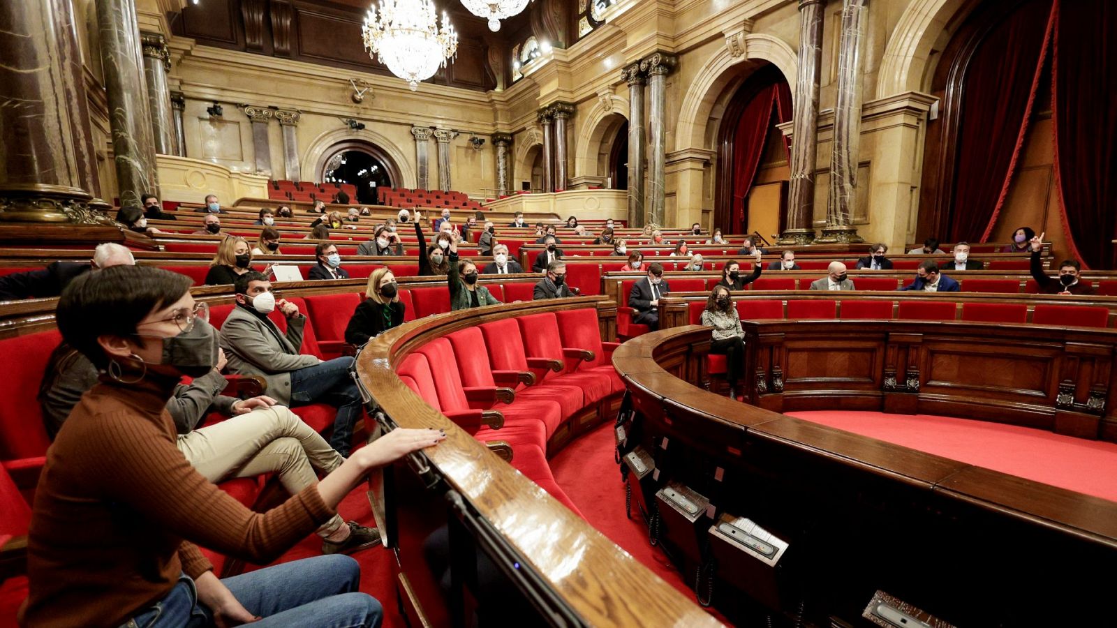 El Parlament "repara" la memoria de las mujeres condenadas por brujería en Cataluña