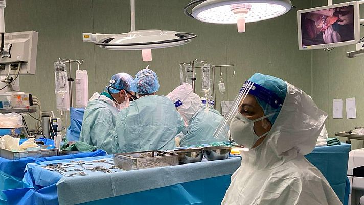 Telediario 2 - Un hospital de Boston niega un transplante de corazón a un no vacunado por coronavirus