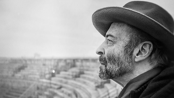 Telediario 2 - El fotógrafo René Robert muere congelado en una calle de París