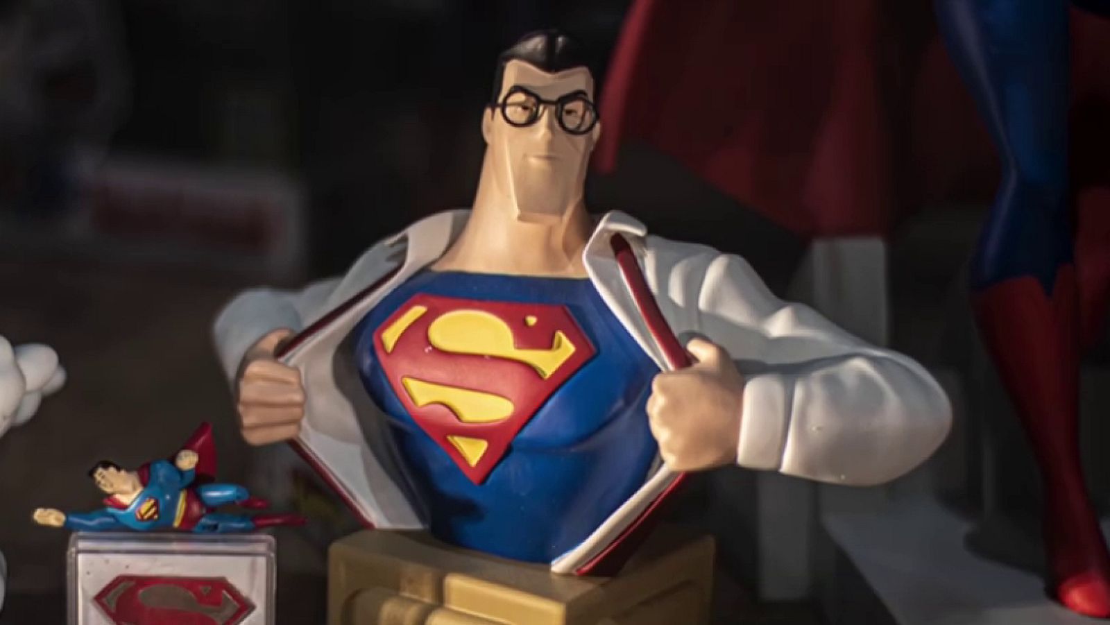 Una gran exposición rinde homenaje a Superman, el primer superhéroe | Ver