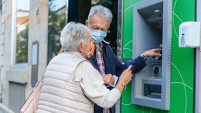 "La economía prima sobre los valores humanos", denuncia una empleada de banca