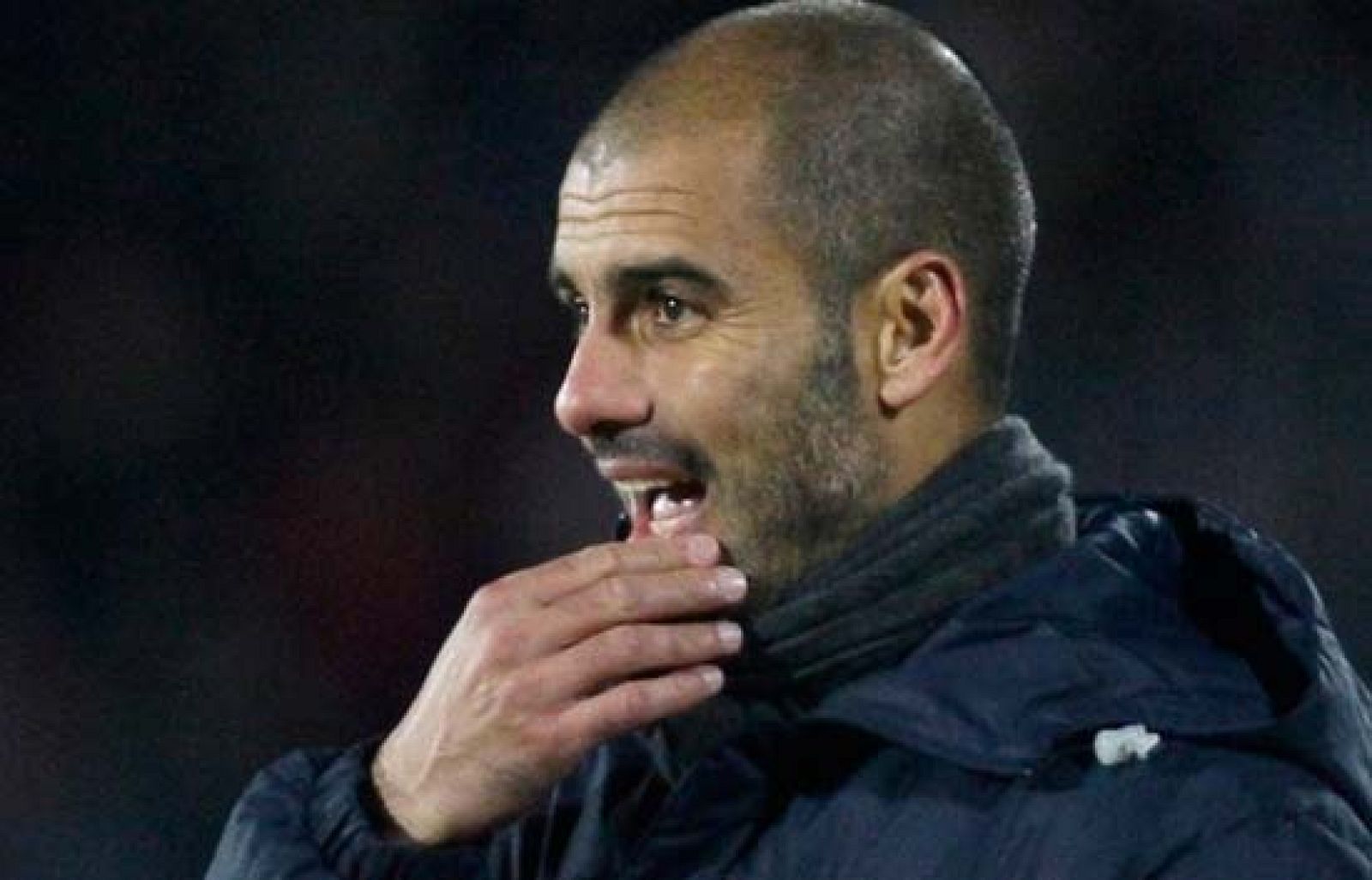 El entrenador del FC Barcelona, Pep Guardiola, ha recurrido a la ironía ante la llegada de la gripe A al vestuario del equipo. 