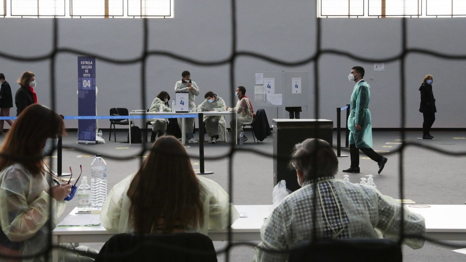 Portugal celebra elecciones anticipadas con récord de contagios