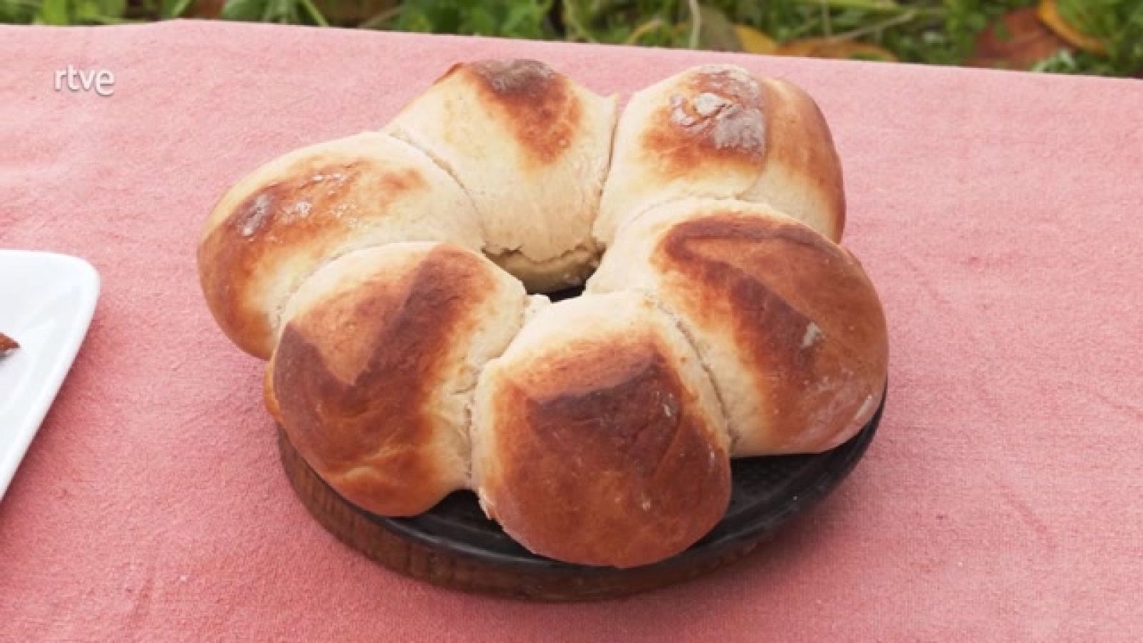 Aquí la Tierra - Bollos de leche, desde Santoña con amor