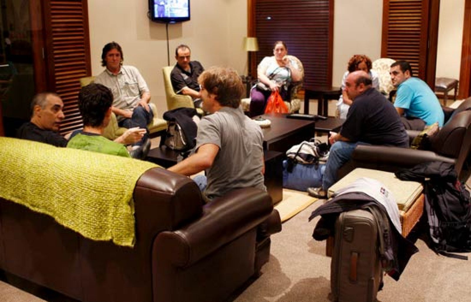 Los tripulantes del Alakrana vuelan  de regreso a España | Ver