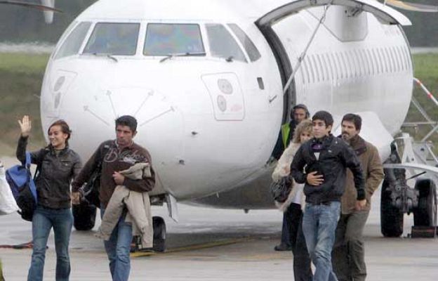 Los 16 marineros españoles del Alakrana ya están en casa, tras 47 días de pesadilla.