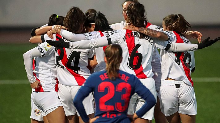 Telediario 2 - Las jugadoras del Rayo Femenino rechazan las palabras de su técnico por ser "contrarias a la dignidad de las mujeres"