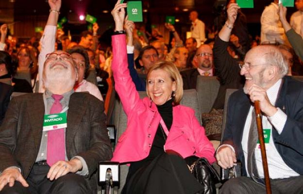 Rosa Díez critica a PP y PSOE