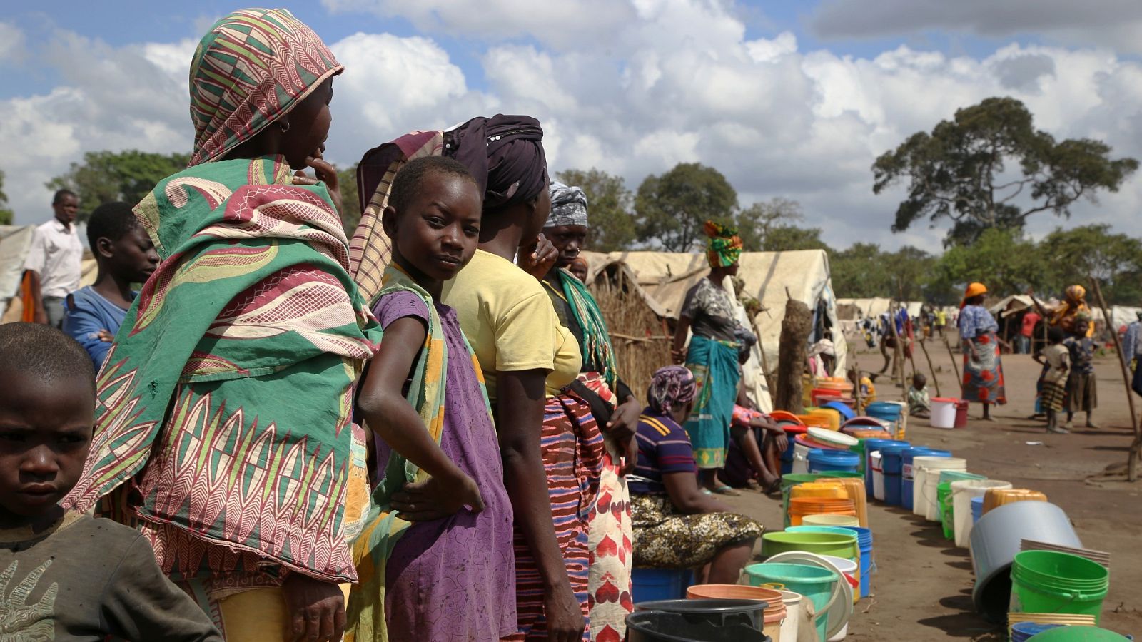 Cabo Delgado tenía un nivel de cobertura de salud muy bajo. Tras el conflicto, la situación empeora al ser las estructuras sanitarias uno de los principales focos y objetivos de violencia. Centros de salud han sido destruidos y saqueados y las person