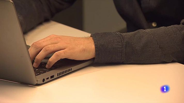 Telediario 1 - Sin temor al paro y con sueldos que pueden llegar a los 80.000 euros: los profesionales que tendrán trabajo en 2022