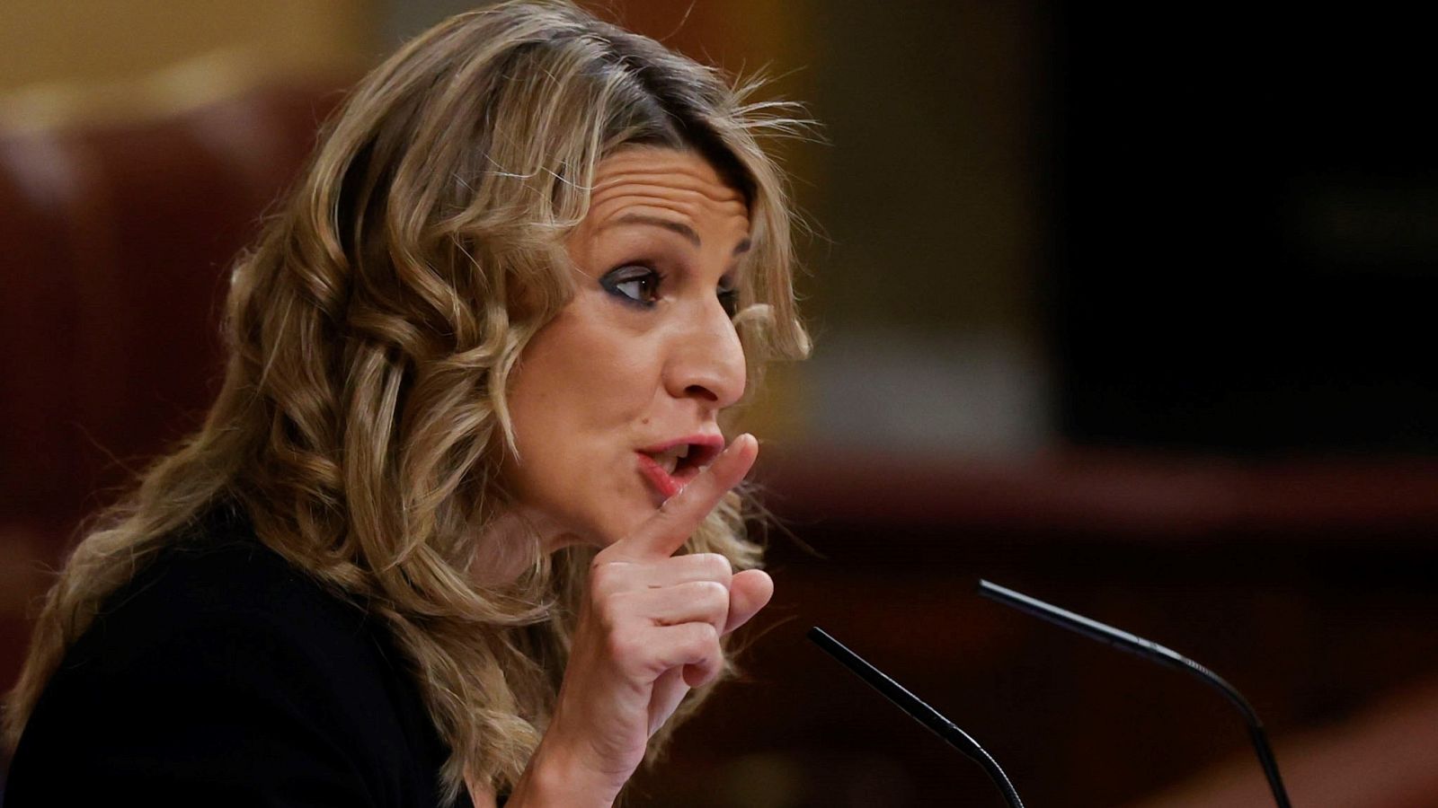 Díaz califica el acuerdo de patronal y sindicatos como "una gran lección para la política"     