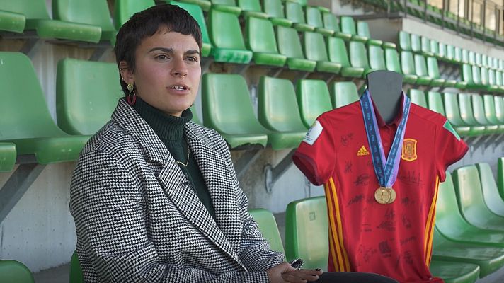Fútbol - Irene López: "Nadie te enseña a manejar el estrés y la ansiedad de la alta competición"