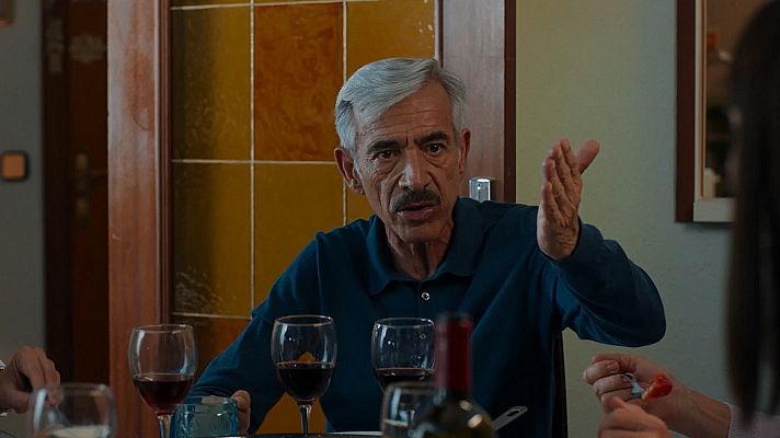 Cuéntame cómo pasó - La paella de los Alcántara acaba en discusión