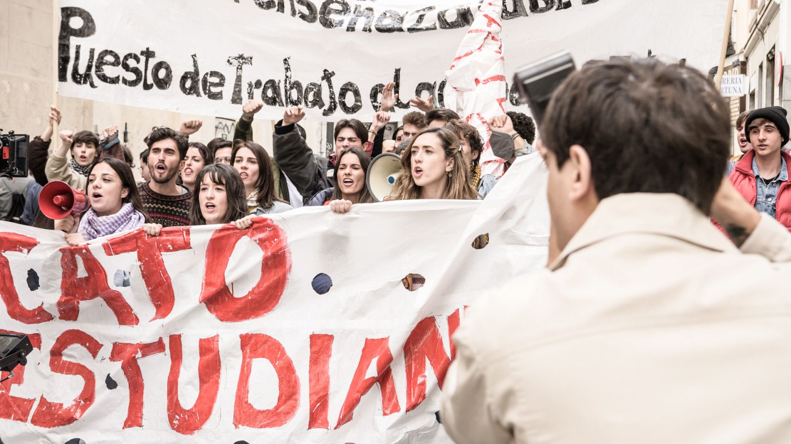 Cuéntame: María Alcántara acude a la manifestación