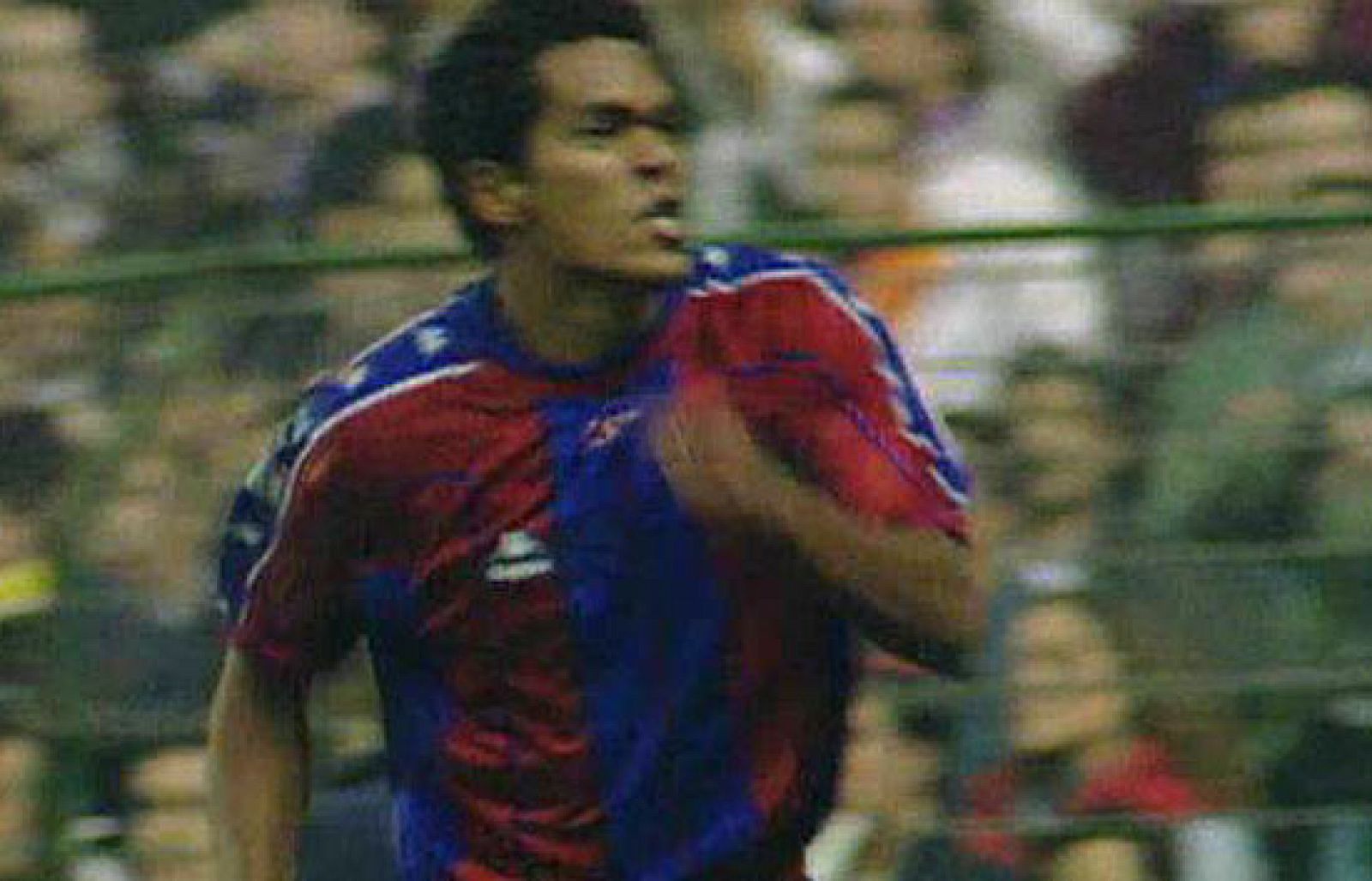 El Madrid - Barça de 1997 fue uno de los más crispados que se recuerdan, con el regreso de Luis Enrique al Bernabéu y con la famosa 'butifarra' que Giovanni dedicó a la afición madridista.