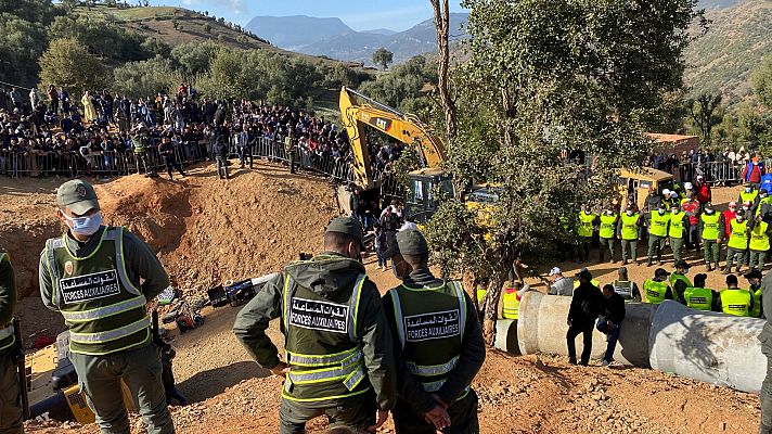 Los equipos de rescate trabajan sin descanso para rescatar a Rayan