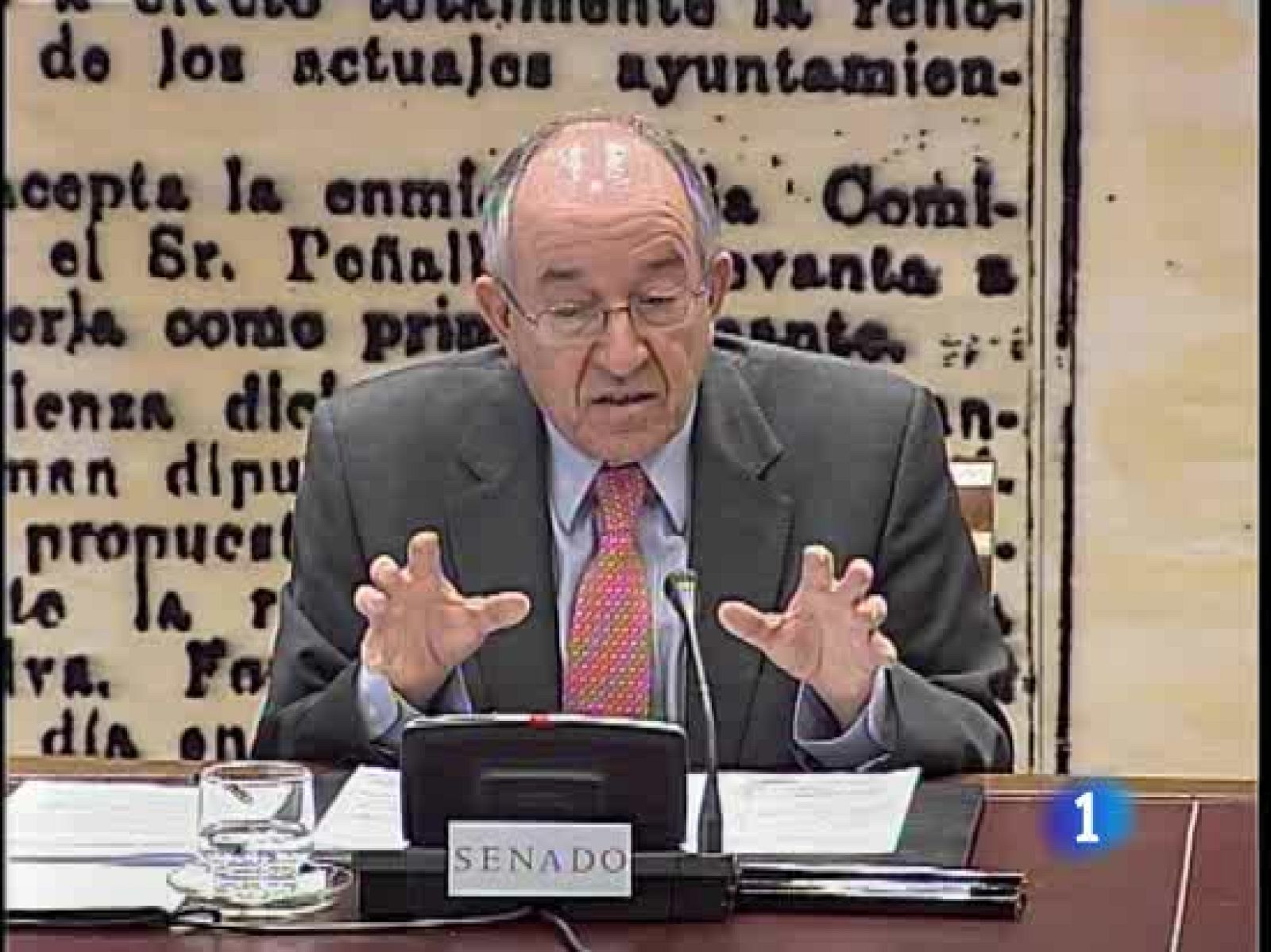 Miguel Ángel Fernández Ordóñez ha reiterado que hace falta una reforma laboral para salir de la crisis, aunque no ha dado detalles de qué reforma. La ministra de Economía ha replicado que nuestro mercado de trabajo es lo suficientemente flexible pero no en la dirección correcta.