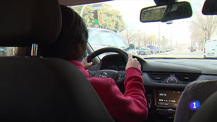 L'Informatiu - El suplici de treure's el carnet de conduir