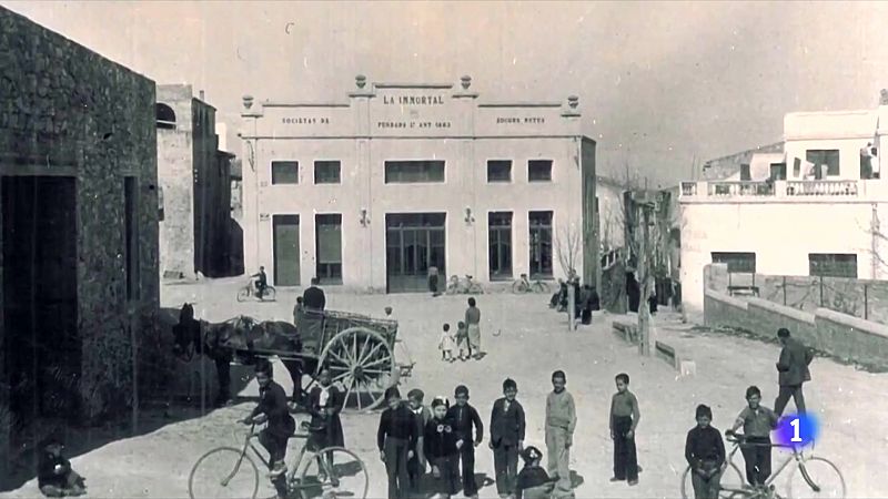 El poble que va esclatar en mil bocins