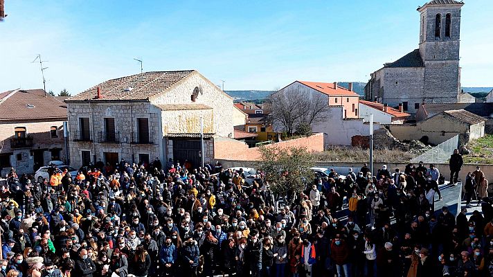 Los vecinos de Traspinedo se concentran para pedir justicia por Esther López