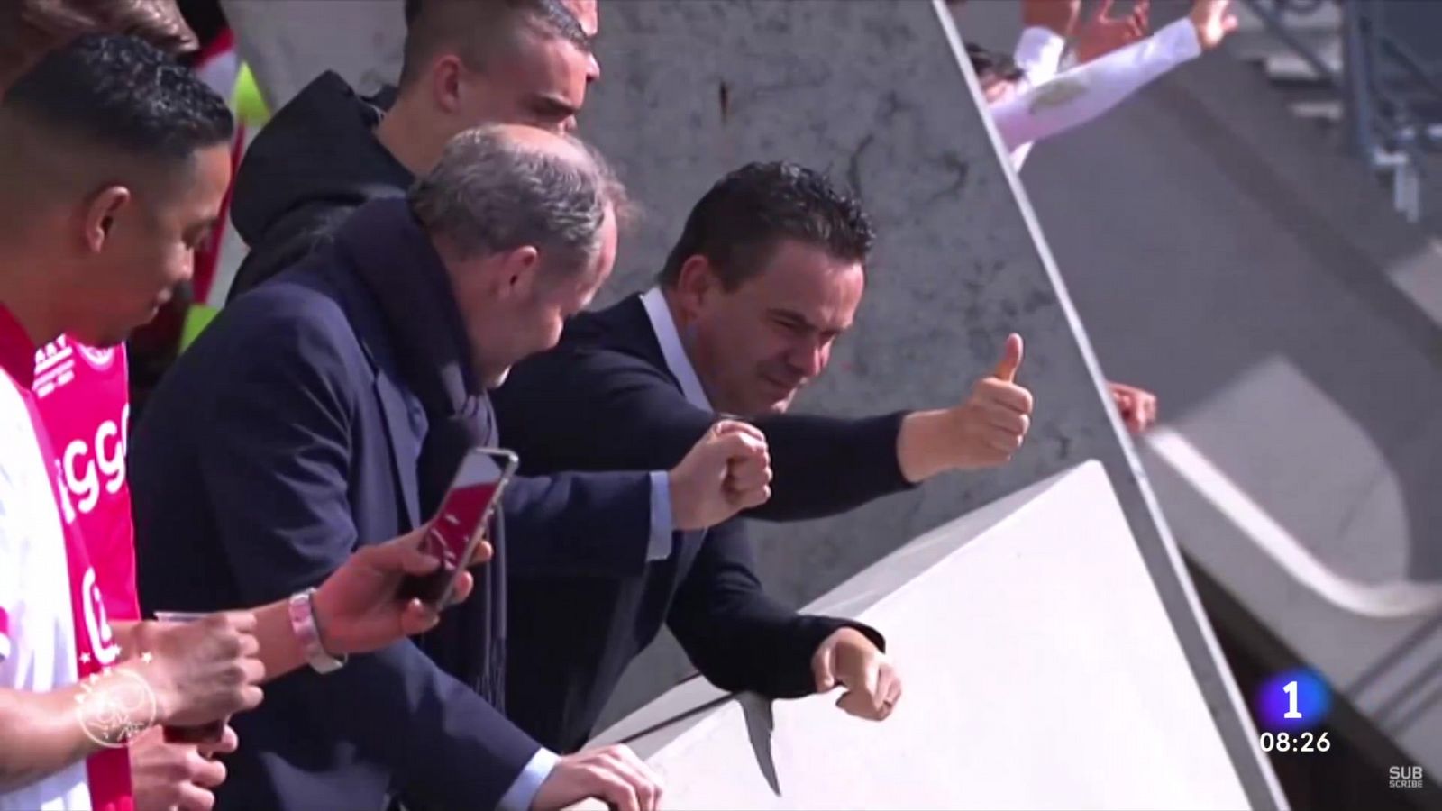 Overmars, despedido en el Ajax por acoso